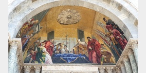 Mosaik ber dem Eingang von San Marco