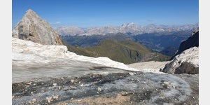 Dolomitenpanorama vom Gletscher des Marmolada.