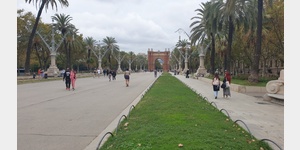Park mit Arc de Triumpf