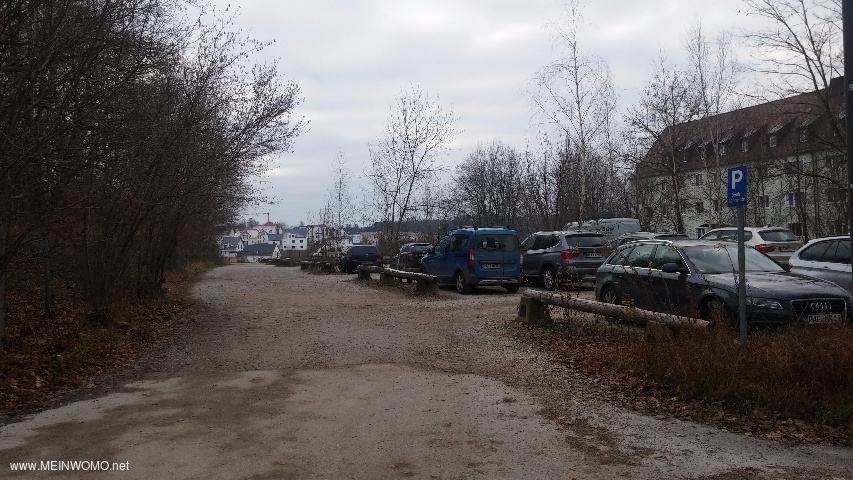  View of the parking lot (at the back you can stand undisturbed)