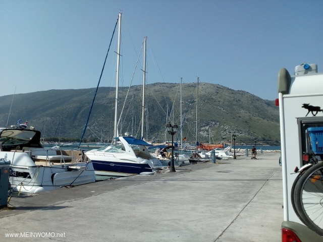  Pitches in the port of Plataria