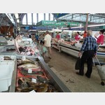 in einer der 5 groen Markthallen gibt es nur Fisch zu kaufen