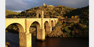 Blick auf die Puente Romano de Alcntara