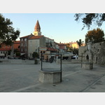 Blick vom 5 Brunnen Platz ber groen Vorplatz in die Altstadt Zadar