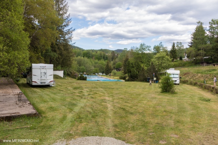 Additional parking space a little below the campsite, directly at the natural swimming pool. this p ...