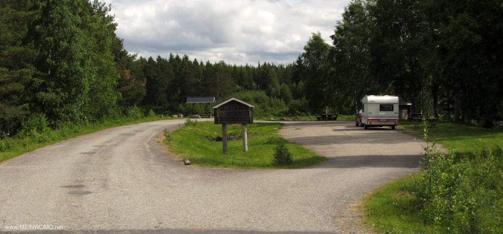  Parking at Strucken Klsillre - View from the driveway to the road 315 to the whole place..  At the ...