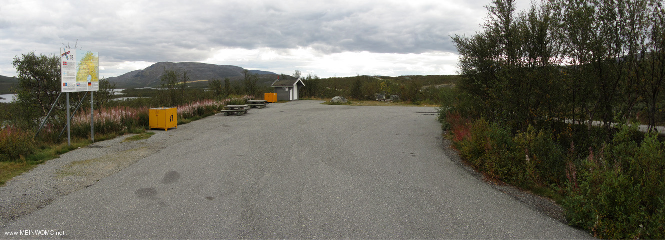 The signposted rest area is also the Information for Nordlysvegen (Nordlichtweg)..  On the informat ...