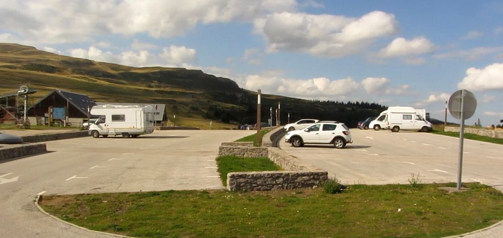  The parking lot at the pass of the Col de Prat de Bauc to 1,392 meters..  From here to 1855 meters  ...