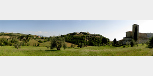 Castelnuovo dell Abate mit Kloster Abbazia di Sant` Antimo (rechts), SP55, 53024 Montalcino Sienna, Italien