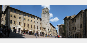 San Gimignano - Piazza Cisterna, Piazza della Cisterna, 13, 53037 San Gimignano Sienna, Italien
