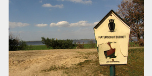 Am Sdufer des Glper Sees. Als Vogelberwinterungs- und Brutgebiet wurde er bereits 1967 unter Schutz gestellt und zhlt damit zu den ltesten Vogelschutzgebieten Deutschlands. Heute ist er Teil des europischen Schutzgebietes Natura 2000.