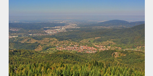 Blick vom Teufelsmhlenturm ber den Nordschwarzwald hinweg in die Rheinebene.