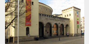 Grlitz, Eingang zum Kulturhistorischen Museum, das sich heute in dem geschichtstrchtigen Kaisertrutz befindet.