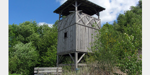 Nachbau eines rmischen Wachturmes aus Holz am Limeslehrpfades in der Nhe des Jagdhauses Wilhelmsruh
