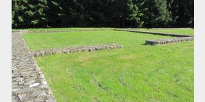 Kleinkastell Hillscheid, die erhaltenen und etwas aufgepeppten Grundmauern bestimmen die Gre dieses rmischen Kastells.