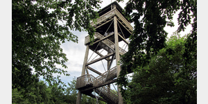 Der 16 m hohe Luisenturm, sein Vorgnger, 1945 zerstrt, wurde 1893 errichtet und nach der preuischen Knigin Luise benannt. 