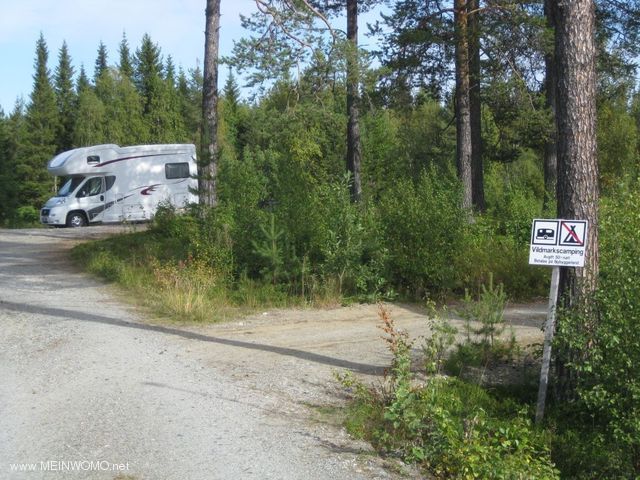 Sign at the parking lot entrance (E45)