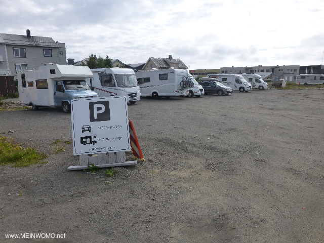  Parkeren voor autos en campers, Svolvaer