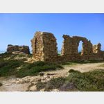 die Ruinen von Torre Vigliena und einer Festung