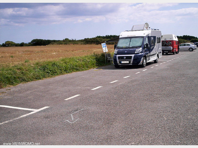  The parking lane for four campers at Port Merrien.