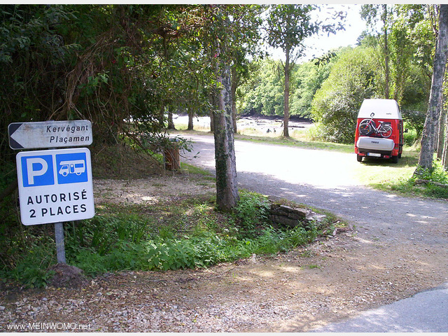  Piccolo, parco idilliaco sul Riviere de Brigneau, in cui sono consentite due camper.