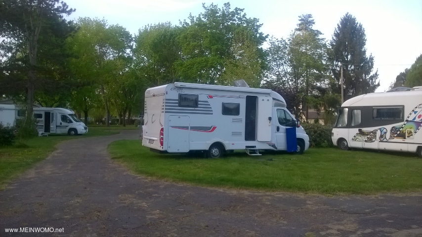 Auxerre Camping Municipal 25 April 2015@Sehr gepflegt und Stadtnah