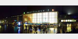 Klner Hauptbahnhof bei Nacht