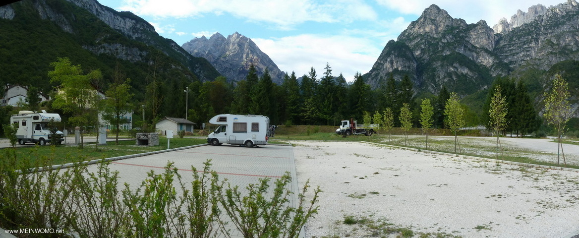  Parking lot overlooking the Val Cimoliana