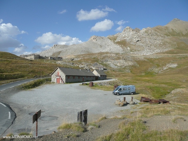  Parkering vid kasernen terstr de Fond