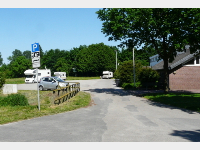  Access to the parking space at the community center