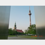 Der Berliner Funkturm gilt als bekanntes Wahrzeichen der Stadt. Im Volksmund heisstt er Langer Lulatsch , 