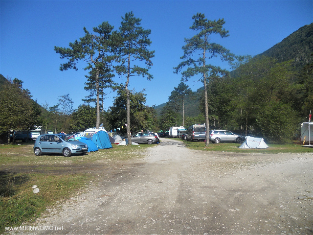  At the campsite is a wild mess..  Next to the Womo is a tent etc. @ If nan is a bit Abseitz you can ...
