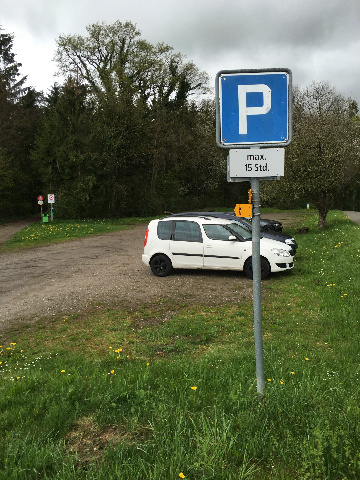 Wanderparkplatz con parcheggio segno