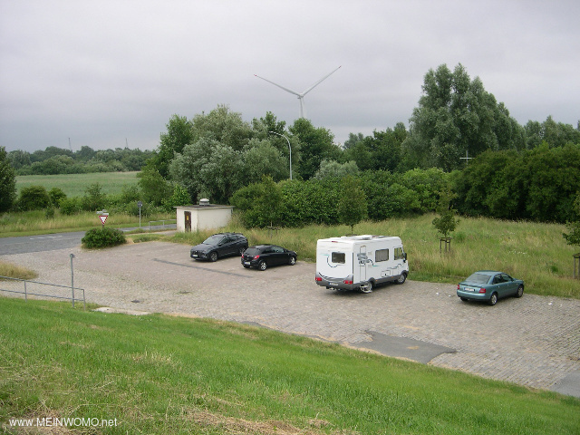  Parking lot also suitable for overnight stays  