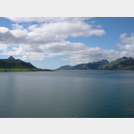 Ausblick aufs ruhige Wasser im Fjord