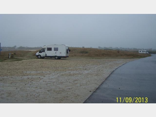  Parking to stay, right on the port, wonderful sea views from the site, very quiet.