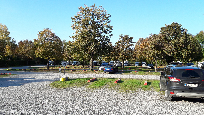 Parking P2 pour voir Neuschwanstein, dernire range de mobil-homes