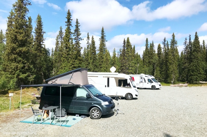  Overview of the parking space with mobile homes  