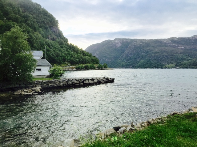  Uitkijkend over maurangerfjord