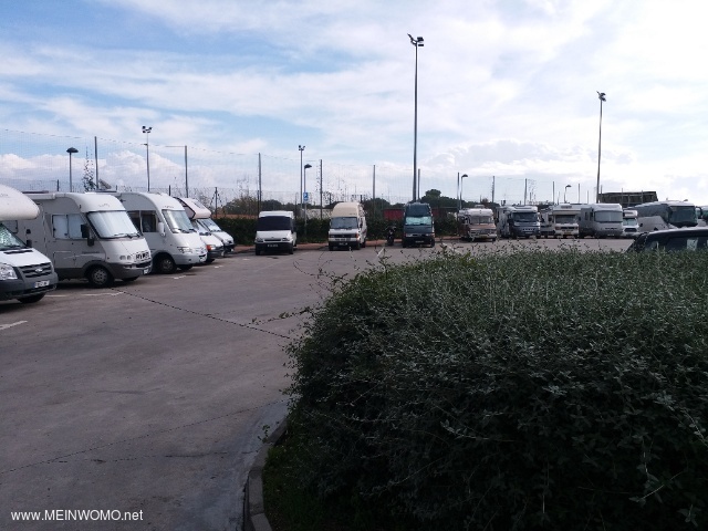 This is the view directly onto the parking space where the motorhomes are in a somewhat oblique posi ...