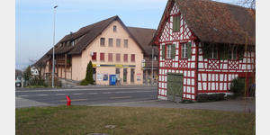 Volg im Dorfzentrum. Poststelle und Tourismusinfo