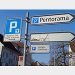 Hinweistafel zum Parkplatz und Pentorama 