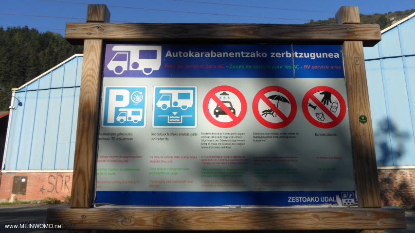  Sign at the simple but free supply, disposal in Zestoa