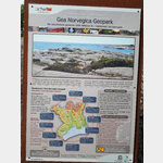 Infotafel zum GEA NORVEGICA Geopark in Stangnes