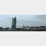 Bremerhaven - An der Schleuse mit Klappbrcke1-P