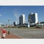 Bremerhaven - Blick ber den Museumshafen und zur - De Seute Deern-