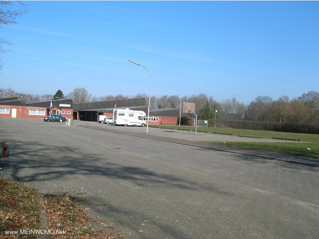  Parking at the sports ground roadstead