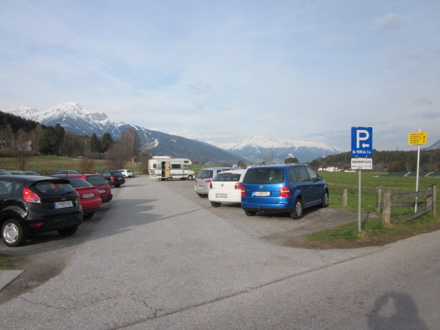 Oberhalb von Innsbruck gelegener nachts sehr ruhiger Parkplatz.