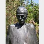 Radnti Miklas Statue