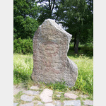 Runenstein vor Schloss Gripsholm
